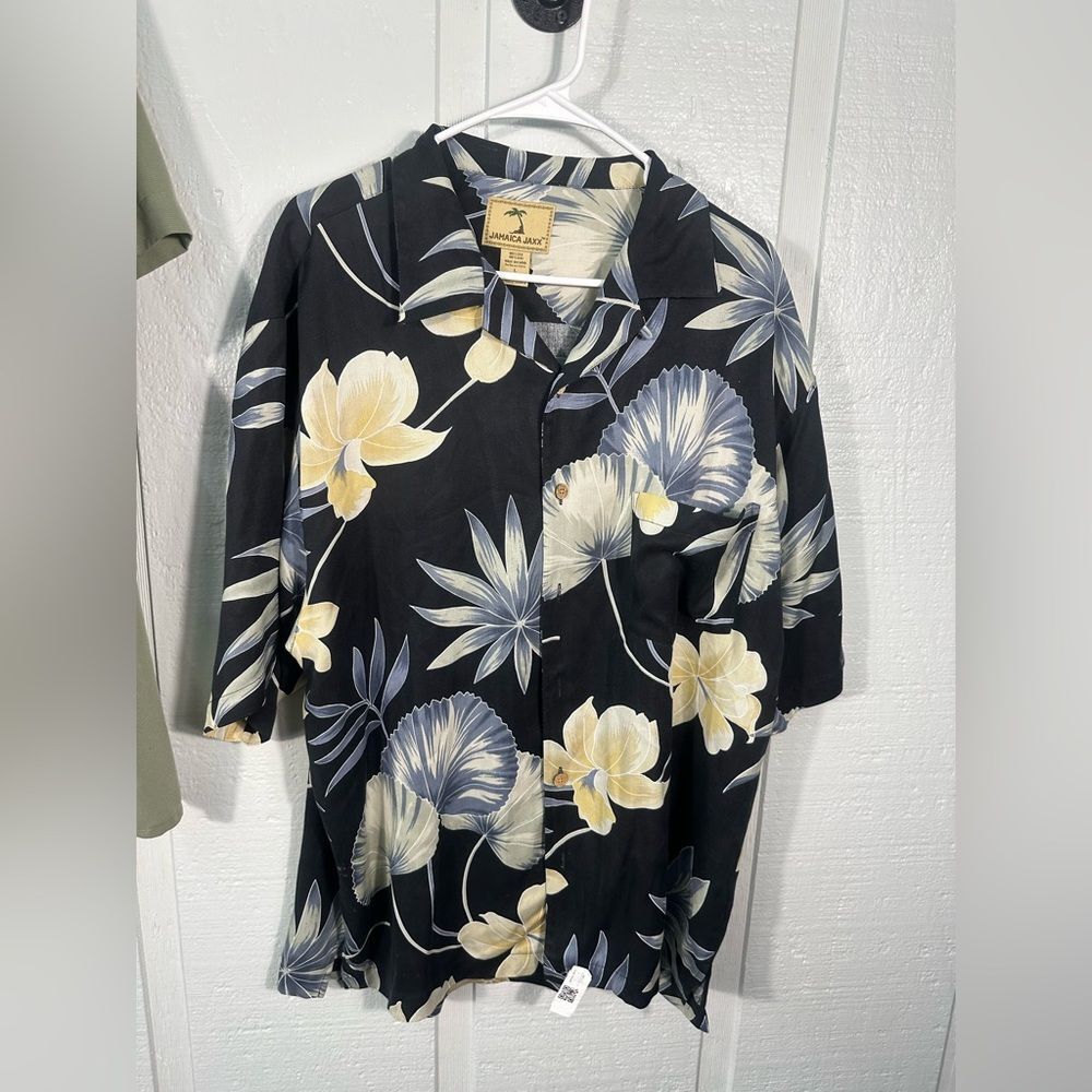 Jamaica Jaxx Hawaiian Shirt 100% Silk Short Sleeve Button Up Size Large EUC